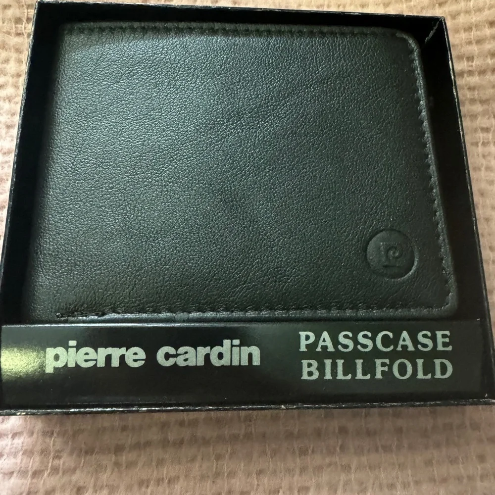 Never used Vintage Pierre Cardin Black Key and Card Holder